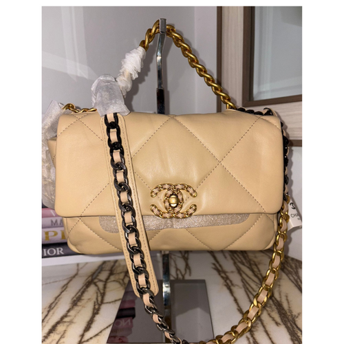 Chanel  19 Trío Beige