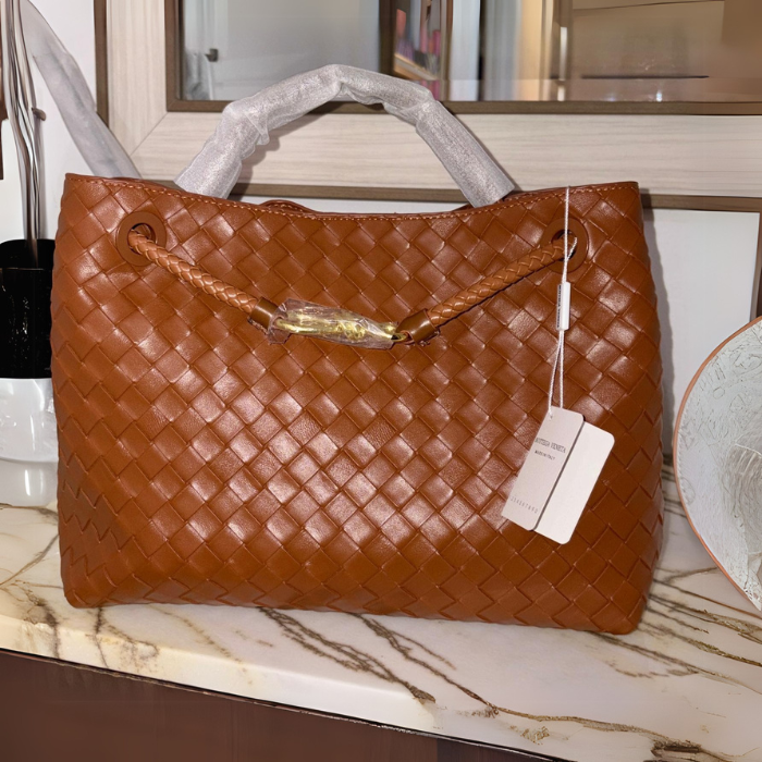 Bottega Veneta Amber