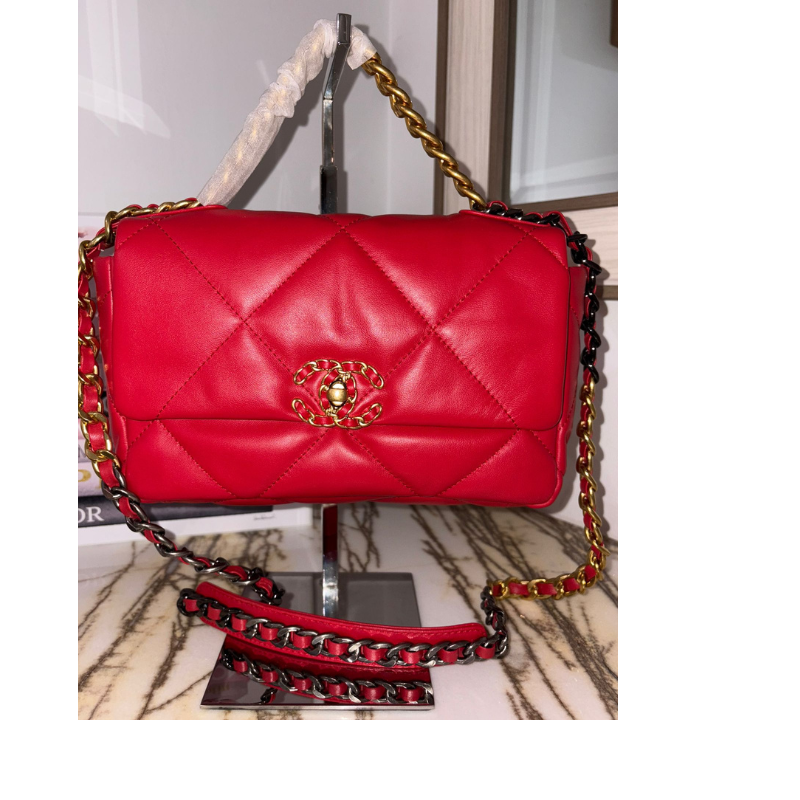 Chanel 19 Trío Red